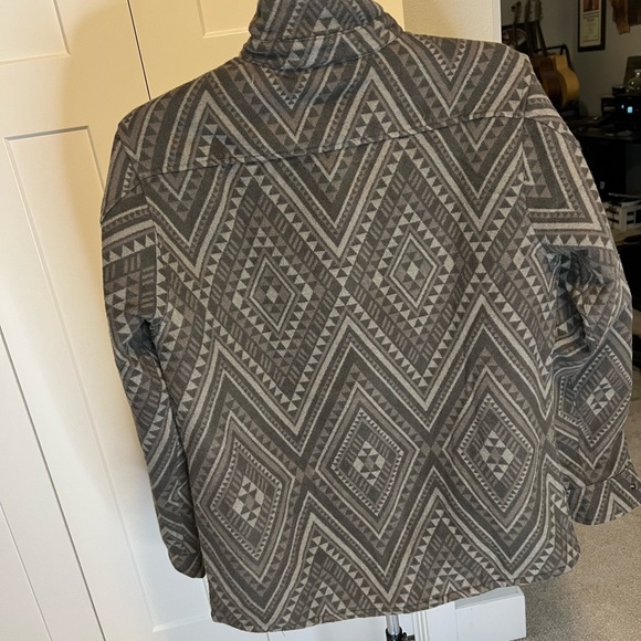 Geometric Patterned Jacket - Picture 2 of 3